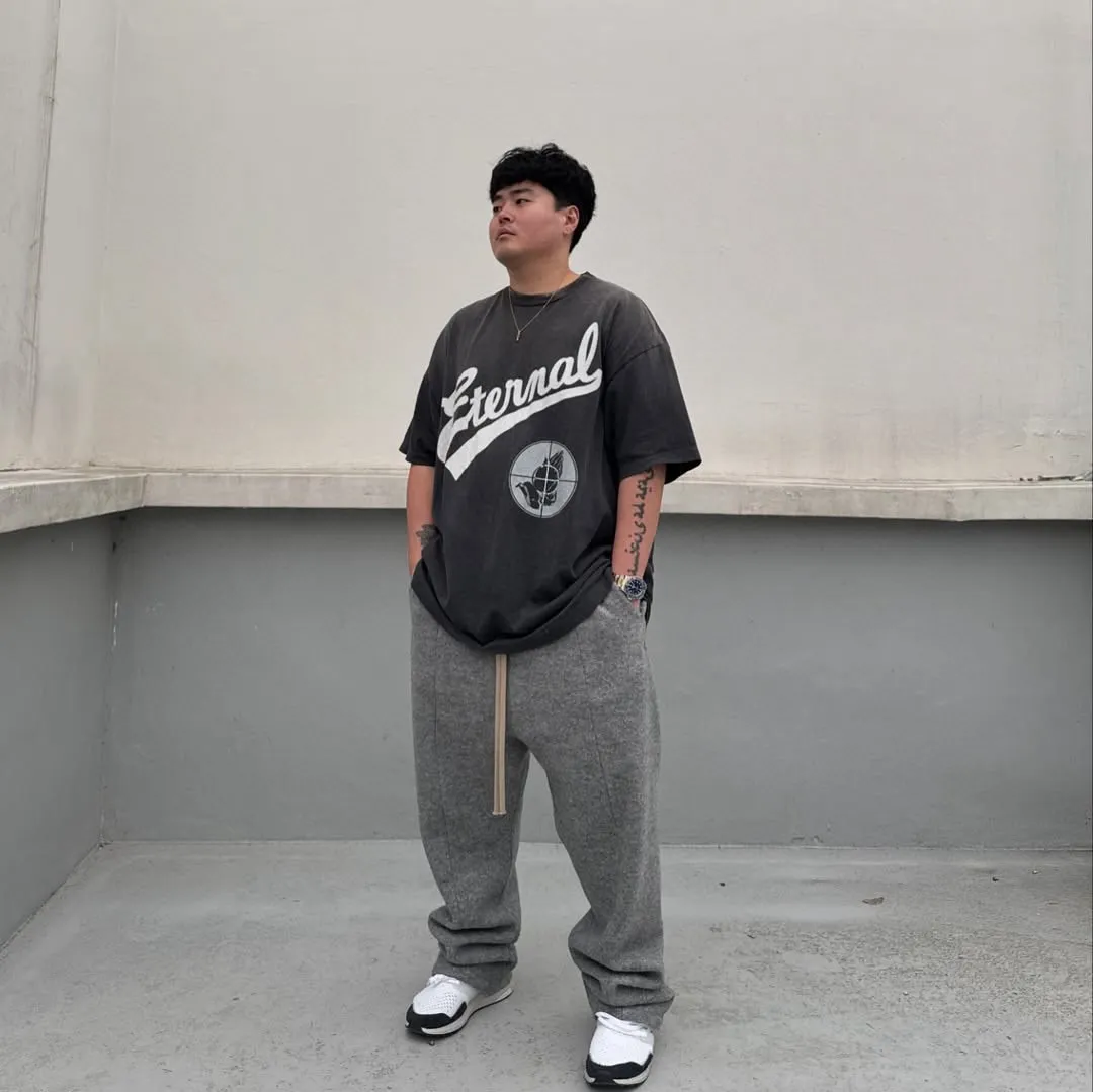 SAINT Mxxxxxx × FEAR OF GOD FG_SS TEE/SNT OF GOD/BLK 25SS Heavy FOG collaboration SAINT OF GOD prayer short sleeves Washed black S-XL This season's heavy collaboration FOG manager JERRY personally carries the goods SAINT OF GOD series collaboration has gained quite a buzz Customized original co-branded main label/wash label Top-notch printing technology Uses front and rear silver sand and cracked pulp Deep restoration